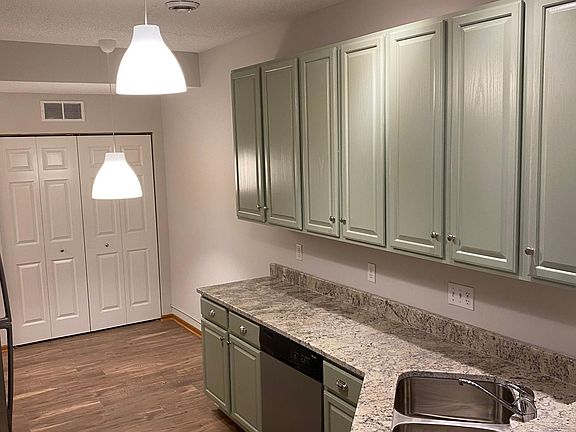 3rd image of 5070 Holly Ln N Unit 7