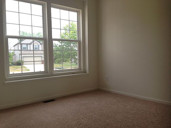 3rd image of 9780 Ravenshire Dr