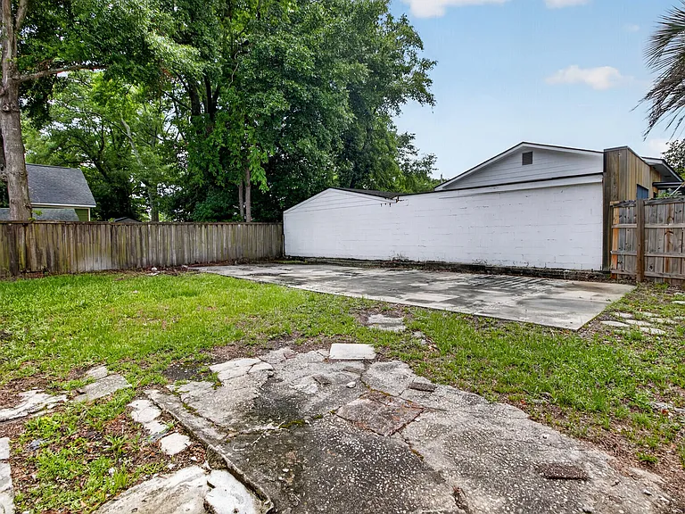 2116 Commander Rd — Photo 31