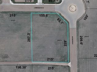 2152 E Labrador Blvd, Garden City, KS 67846
