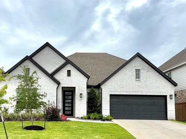 1019 Navasota St, Webster, TX 77598