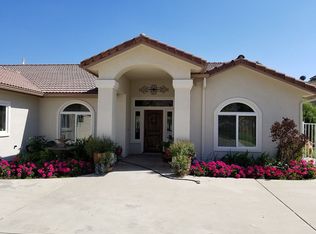 10022 Walnut Tree Ln, Yucaipa, CA 92399