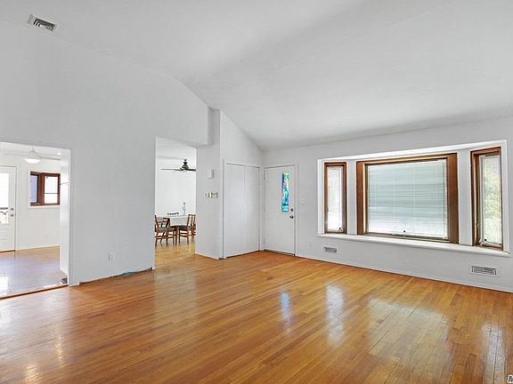 3rd image of 26 Chenango Dr
