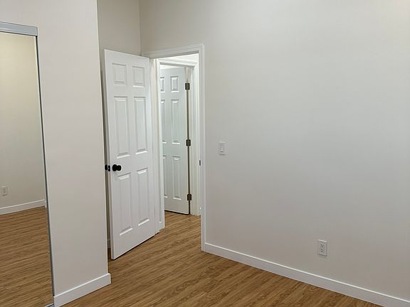 5th image of 1719 33rd St #17