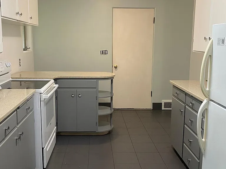 3719 Clark Ave — Photo 5