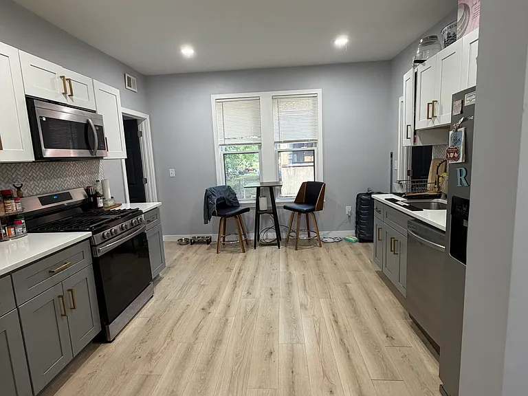 8631 Beaubien St #5 — Photo 7