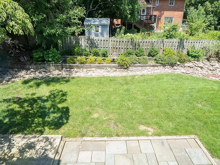 E Parkhill Dr — Photo 29