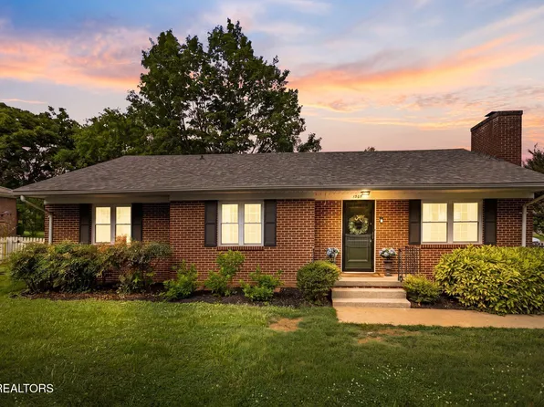 1305 S Court St, Maryville, TN 37803