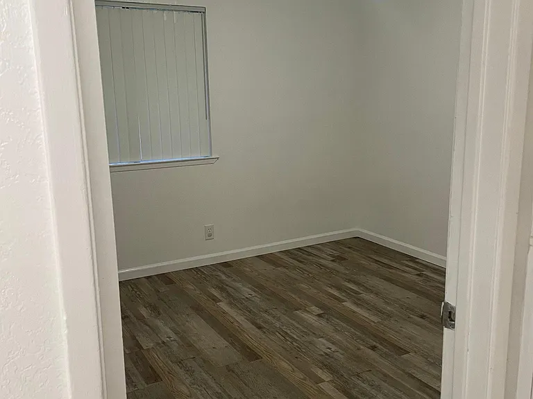 241 W Tulare Ave #D — Photo 19