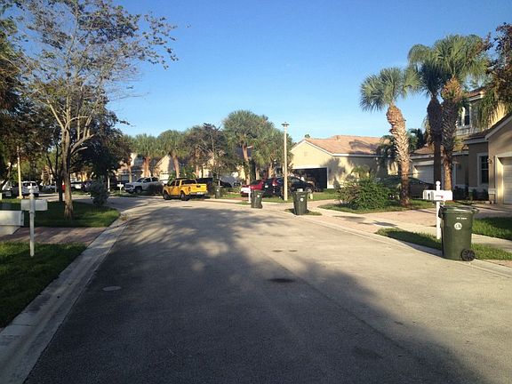 4th image of 3842 NW 62nd St