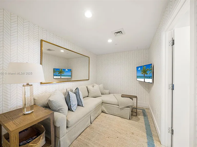 360 Ocean Dr #905S — Photo 21