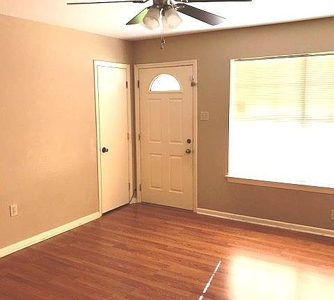 3rd image of 13427 Bayou Oak St