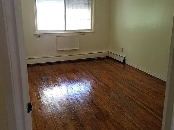 3rd image of 1042 Elder Ave