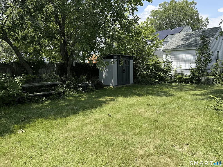 73 Hawthorne Ave — Photo 17