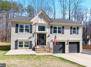 11205 Surry Woods Ct, Fredericksburg, VA 22407