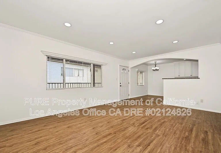 1527 Harvard St #5 — Photo 4