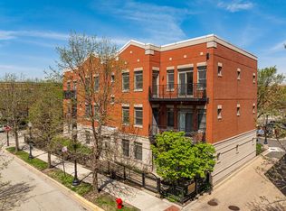758 W 15th St APT 3A, Chicago, IL 60607