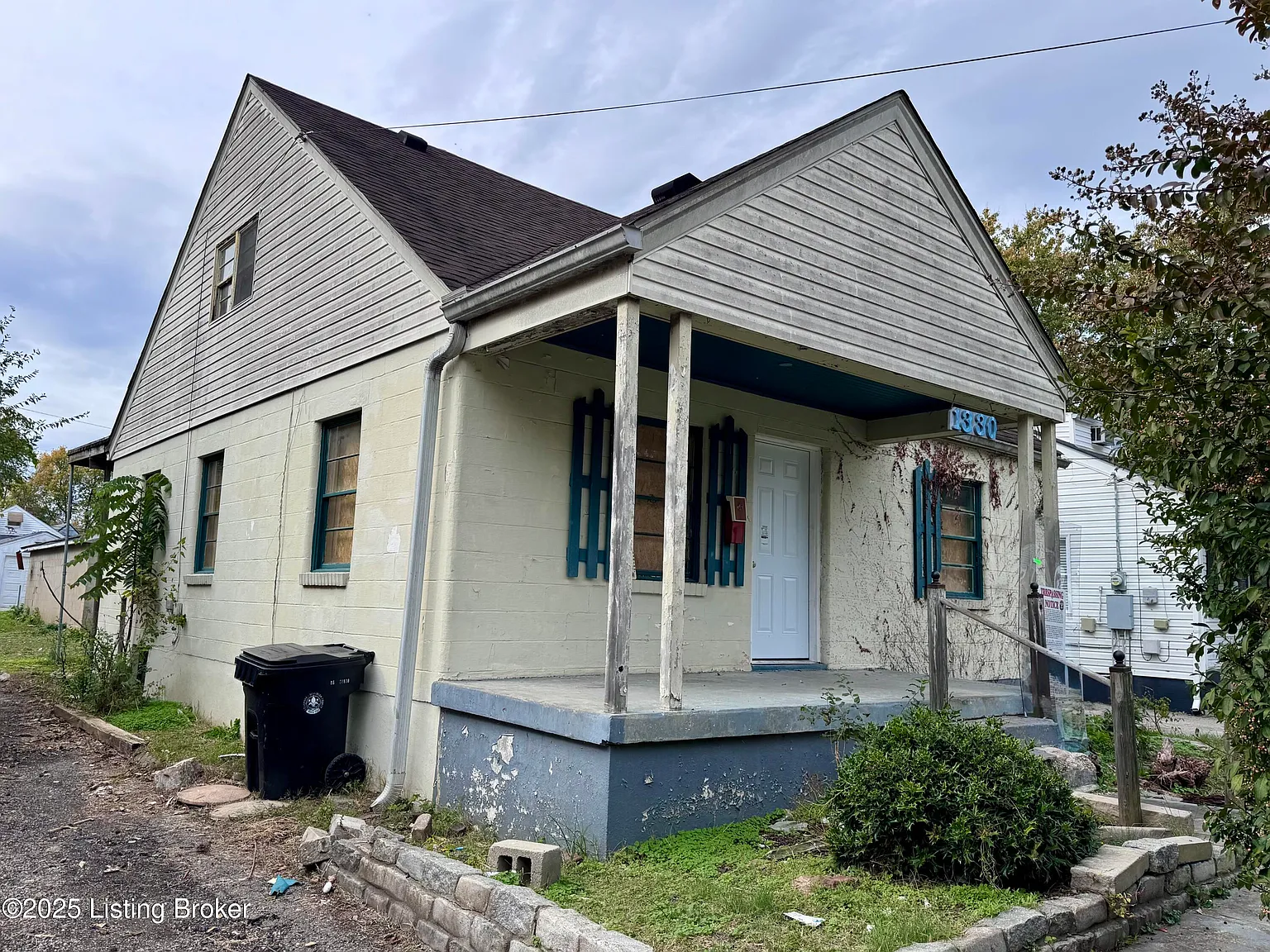 1330 Phyllis Ave photo 1