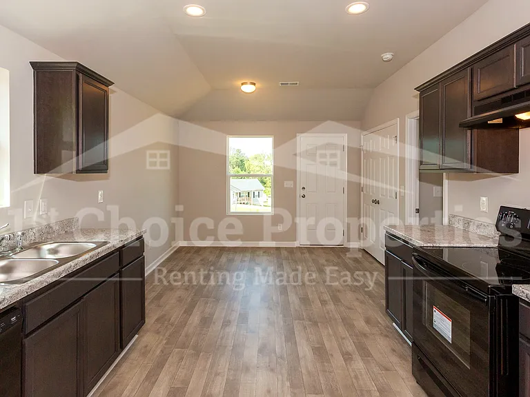 118 Shaley Street4631 Eider Road4631 Rd — Photo 6
