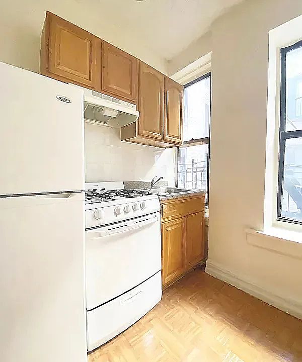 2nd image of 150 W 140th St APT 1A