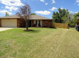 105 Lochwood Pl, Yukon, OK 73099