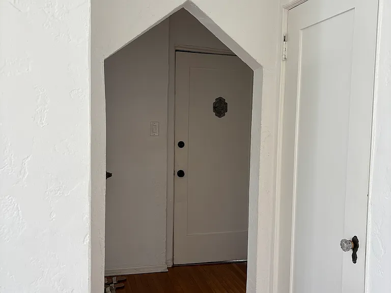 464 N Stanley Ave #7 — Photo 12