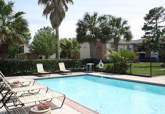 3rd image of 7133 Oakwood Glen Blvd #3-06