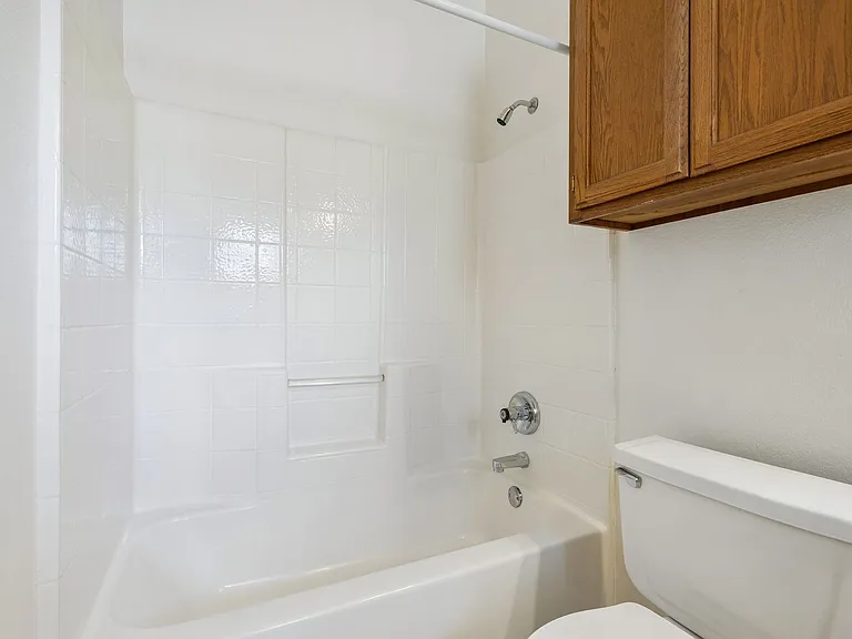 1708 Creekside Ct — Photo 36