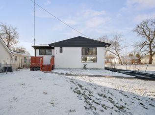 808 E 25th Ct, Des Moines, IA 50317