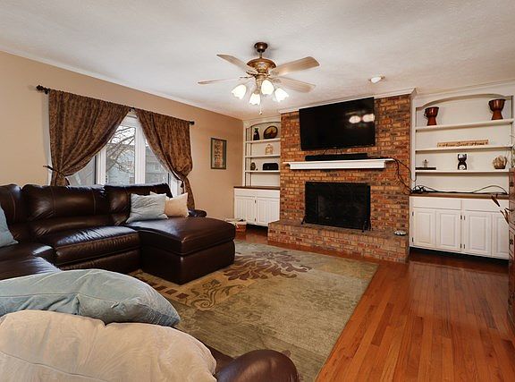 5th image of 3109 Preston Dr