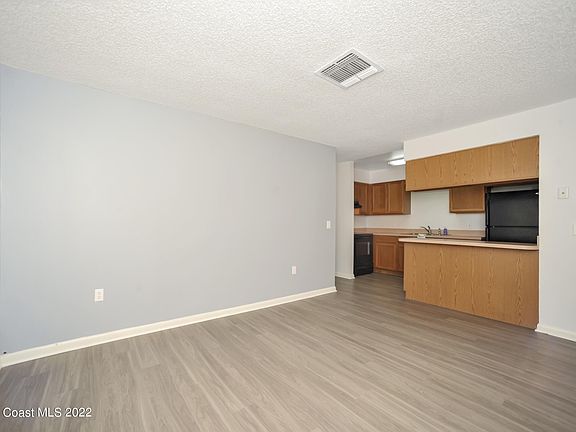 2nd image of 1352 Westover St #101