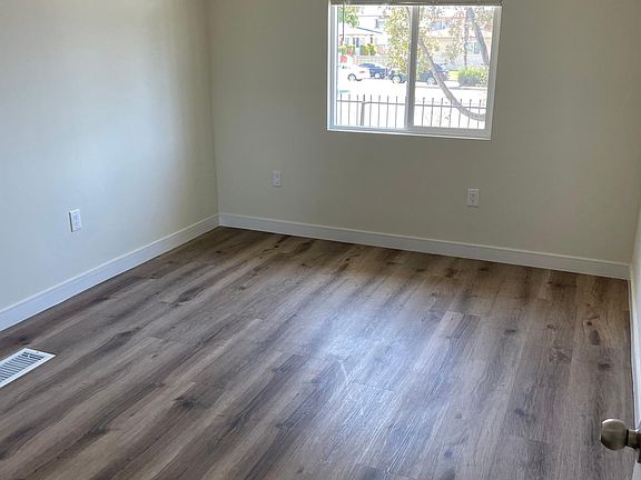 5th image of 2333 W Imperial Hwy APT 1