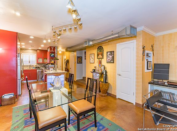 5th image of 102 Vassar Ln