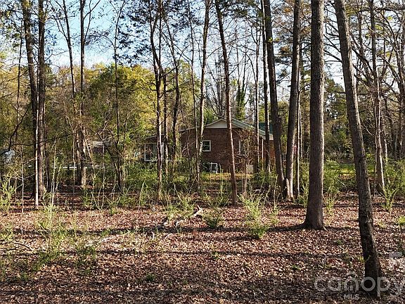 5th image of 1099 Twin Lakes Rd