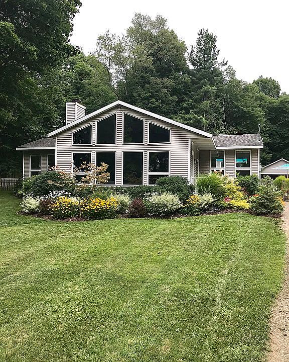 1st image of 2545 Lakeshore Dr