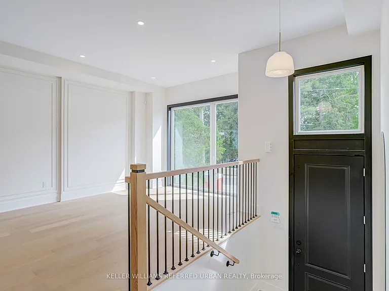 37 Wesley Ave — Photo 3