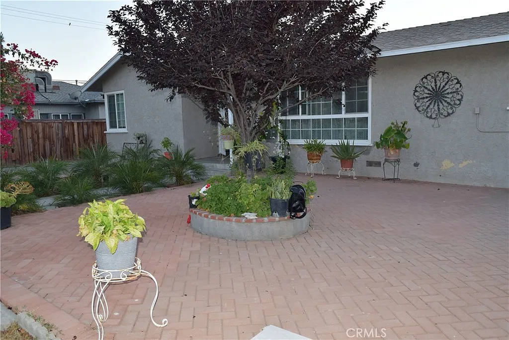 2 bed, 934 sqft, $2,000 — Photo 4