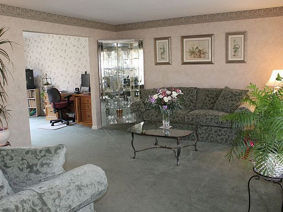 Living romm/Dining Combo