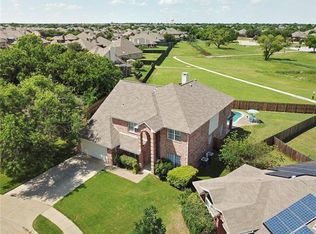 900 Canterbury Dr, Saginaw, TX 76179