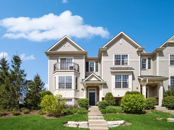 2164 Coral Ln, Glenview, IL 60026