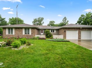 5878 Rose Cir, Saint Anne, IL 60964