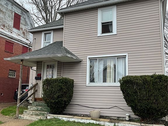 2nd image of 2613 Maple St