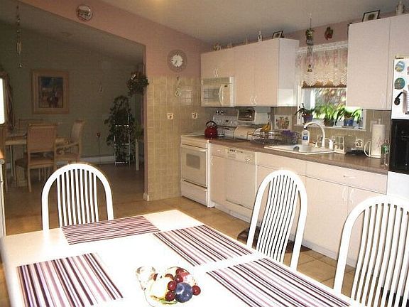 Eat in Kitchen