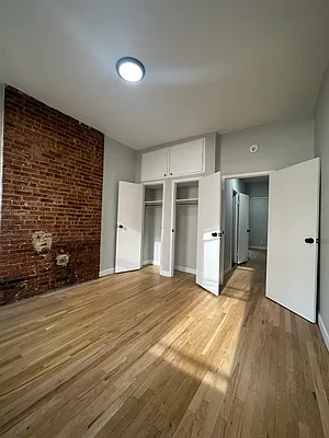 Rented by Peter R. Hungerford, LREB | media 30