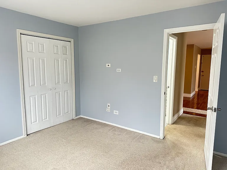 9S240 Lake Dr #108-BLDG17B — Photo 16