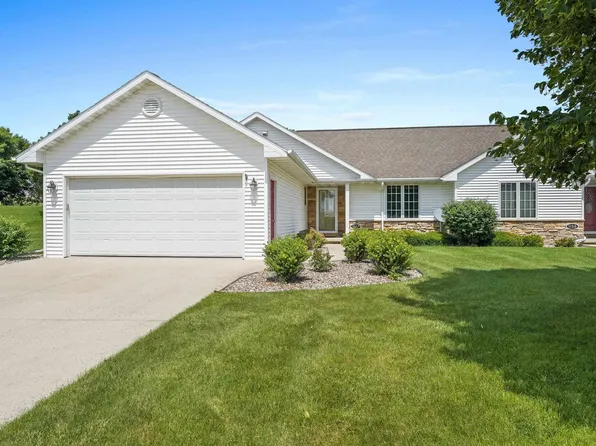 1157 Spring Lake Dr, De Pere, WI 54115