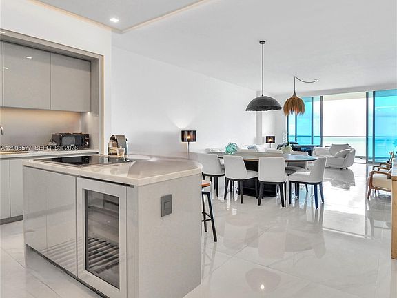 5th image of 18975 Collins Ave Unit 4303