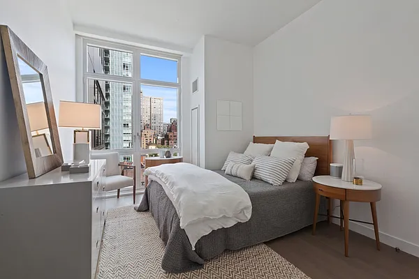 Rented by Keller Williams NYC | media 16