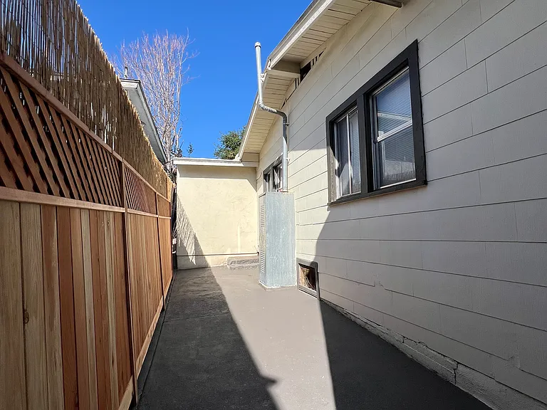1608 Avalon St — Photo 5