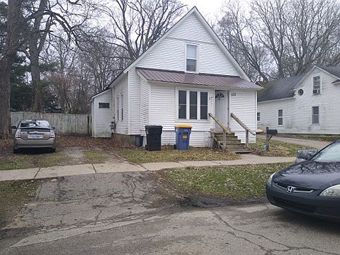 1st image of 652 Lamberton St NE
